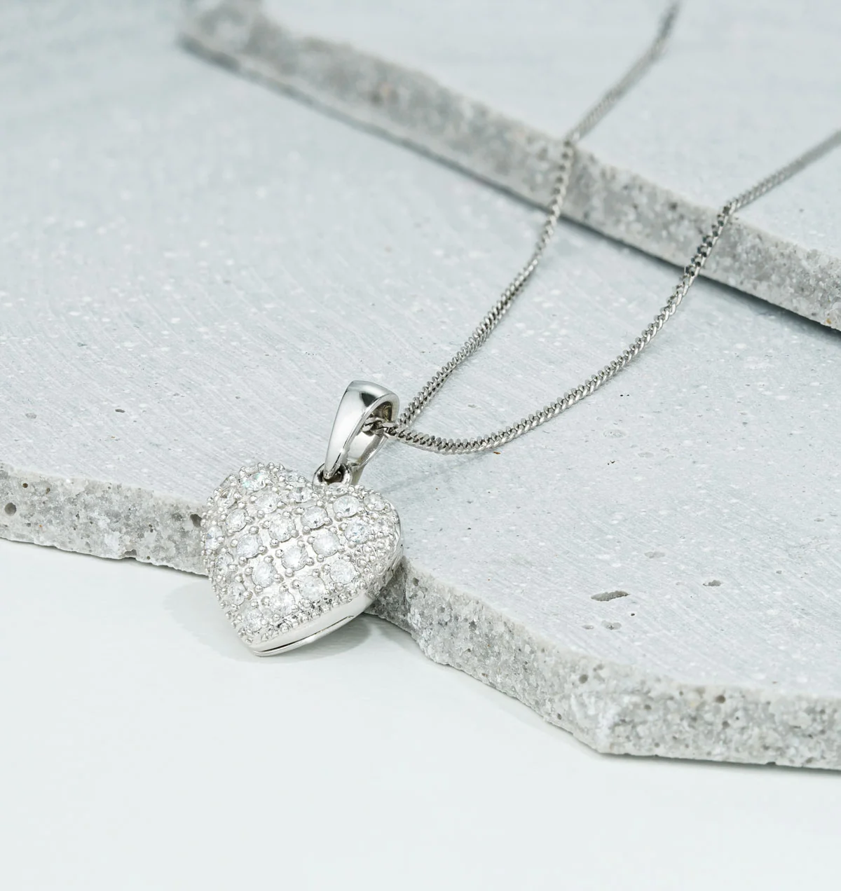 Diamond 0.47ct Heart Pendant Necklace 9K White Gold - Image 5