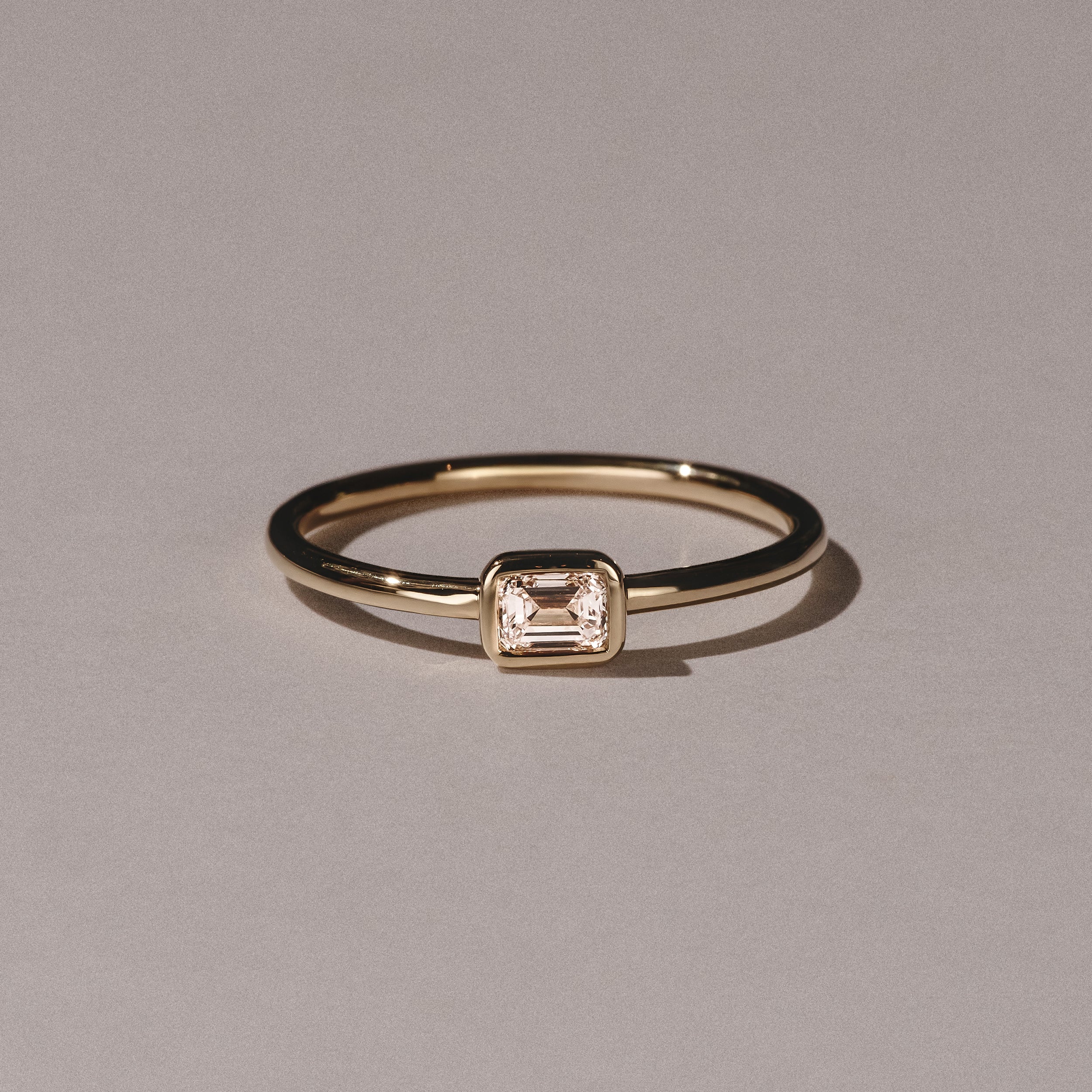 Horizon Emerald Cut Lab Diamond Solitaire Ring 0.25ct H/SI in 9K Gold - Image 6