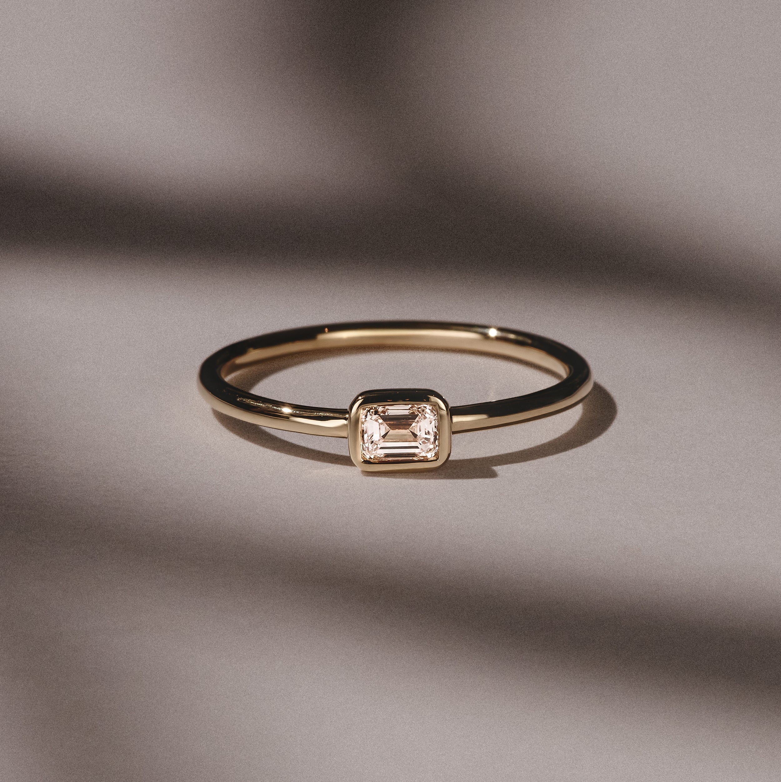 Horizon Emerald Cut Lab Diamond Solitaire Ring 0.25ct H/SI in 9K Gold - Image 8