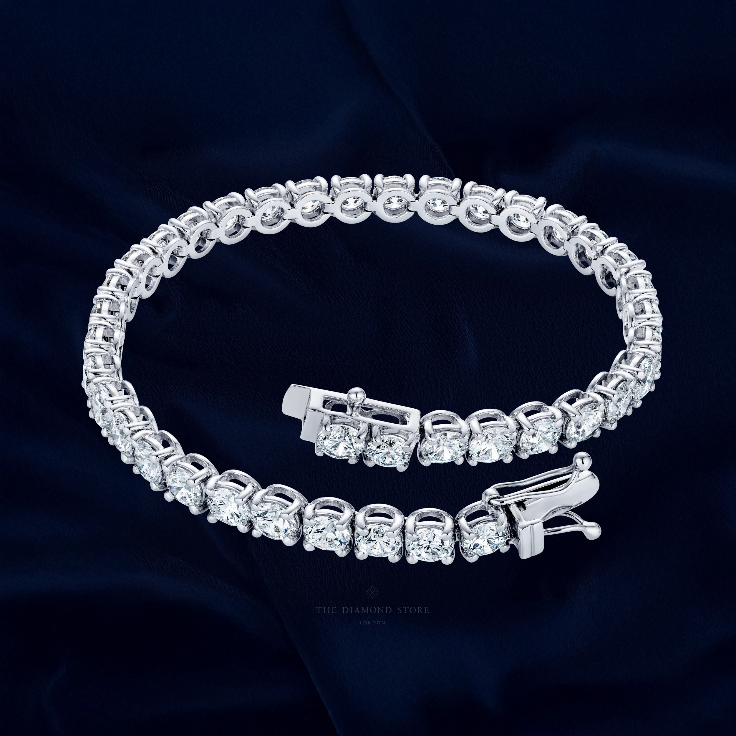 LUXE 12.00ct Lab Diamond Tennis Bracelet with IGI Certified Brilliant-Cut Diamonds in 18K White Gold - Image 5