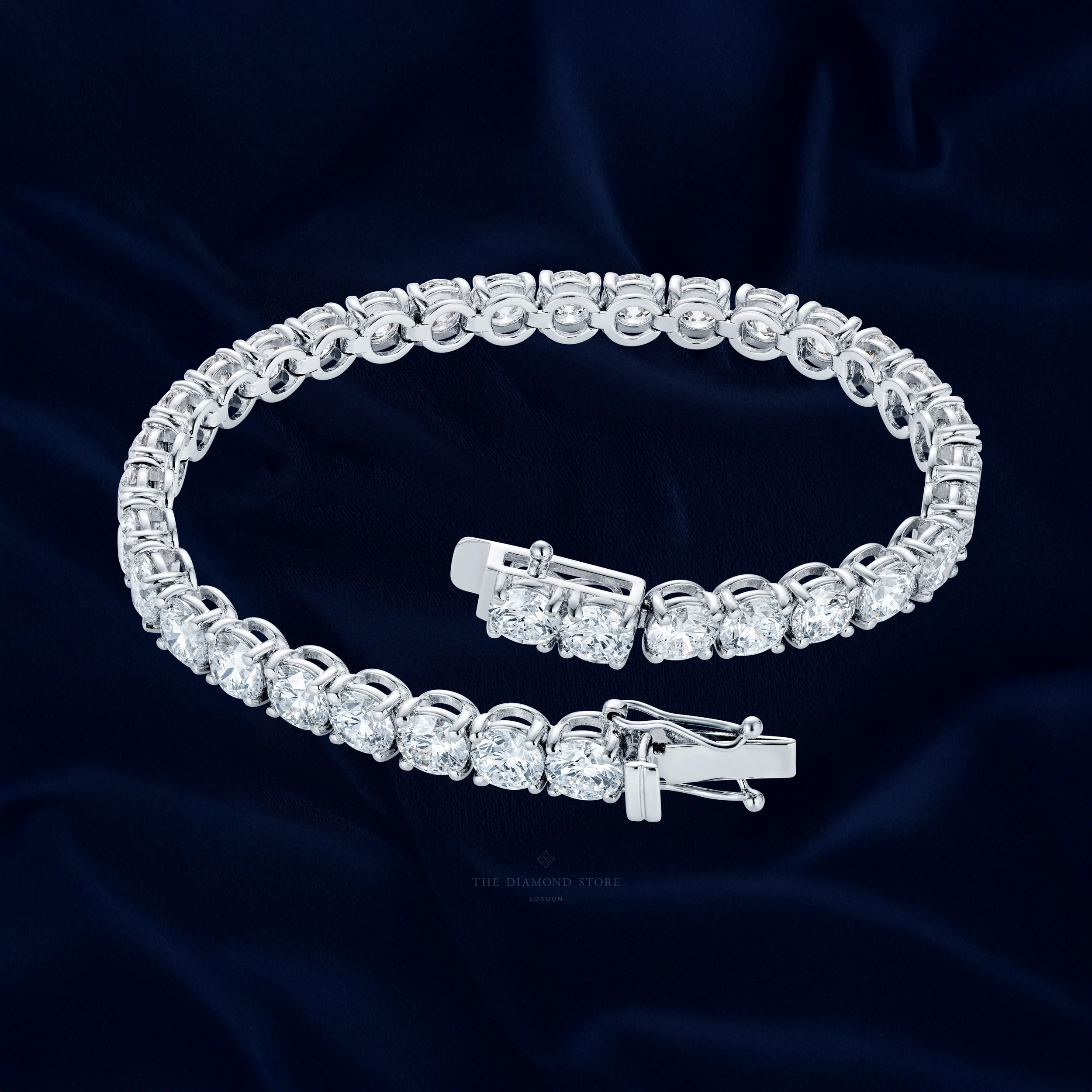 LUXE 19.00ct Lab Diamond Tennis Bracelet with IGI Certified Brilliant-Cut Diamonds in 18K White Gold - Image 5