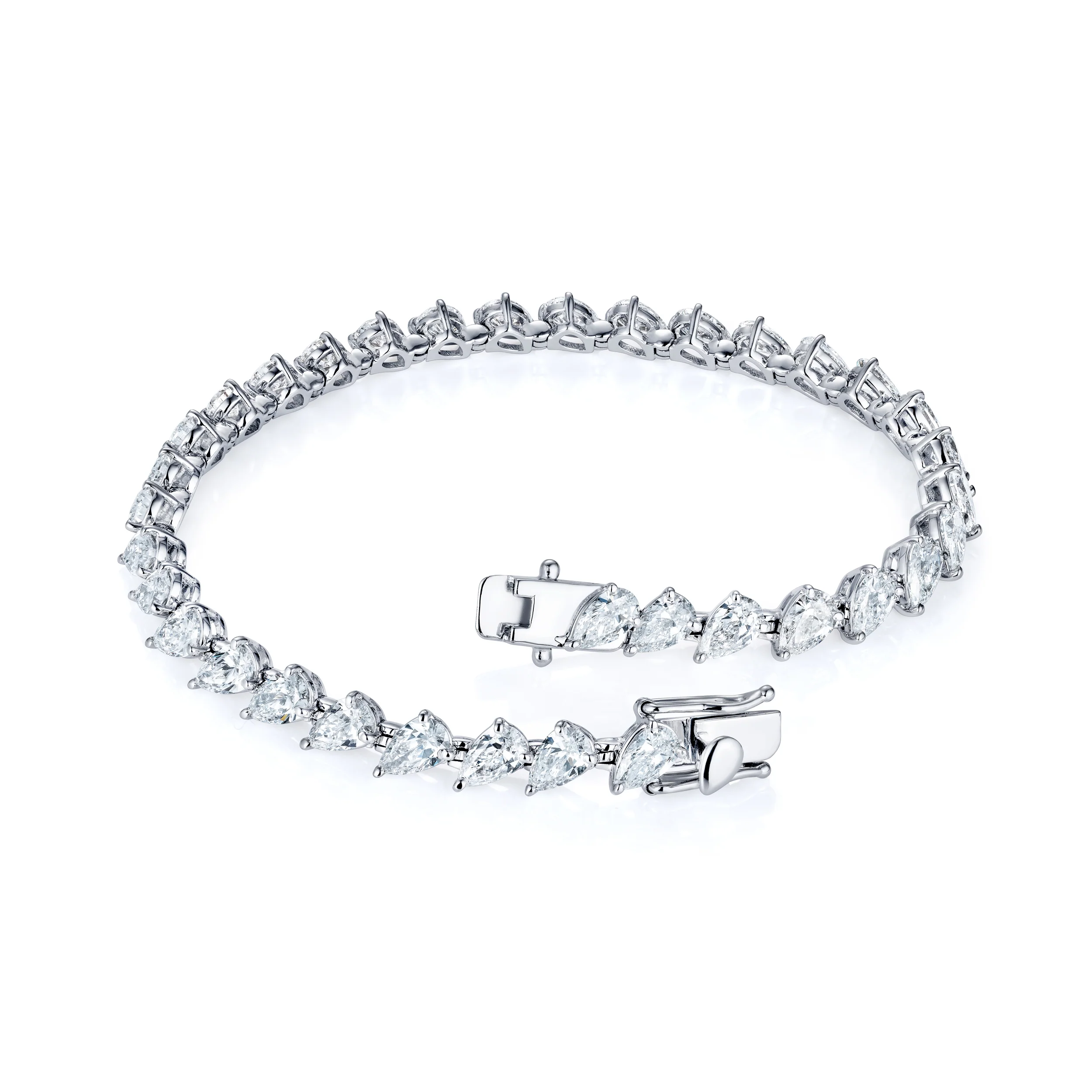 LUXE 8.00ct Lab Diamond Tennis Bracelet with IGI Certified Pear-Cut Diamonds in 18K White Gold - Image 3