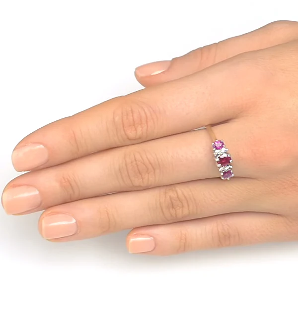 Ruby 0.85ct And Diamond 9K Gold Ring - Image 4