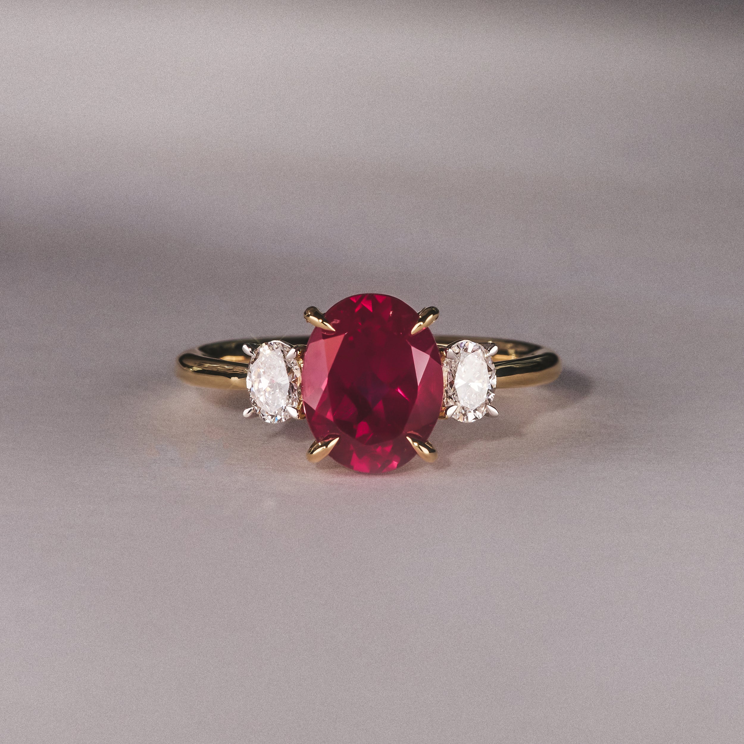 Solene 2.00ct Oval Cut Lab Ruby and Lab Diamond 3 Stone Engagement Ring in 18K Yellow Gold - Image 6